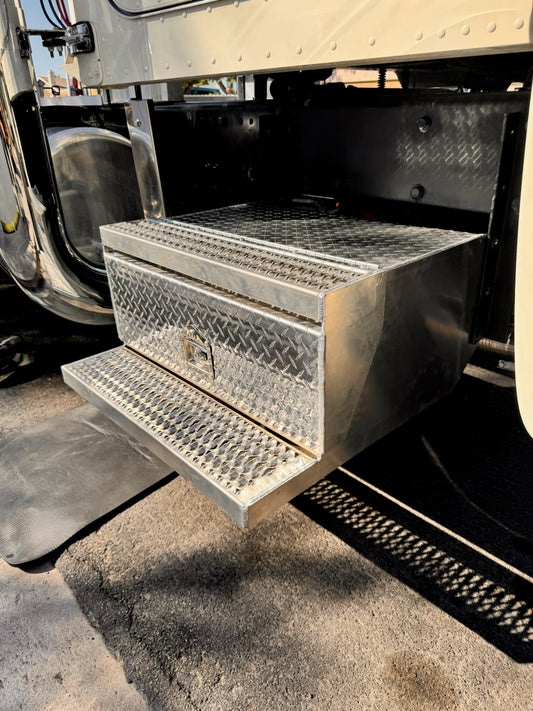 Diamond Plate Aluminum Tool Box with Step - Peterbilt Freightliner Kenworth